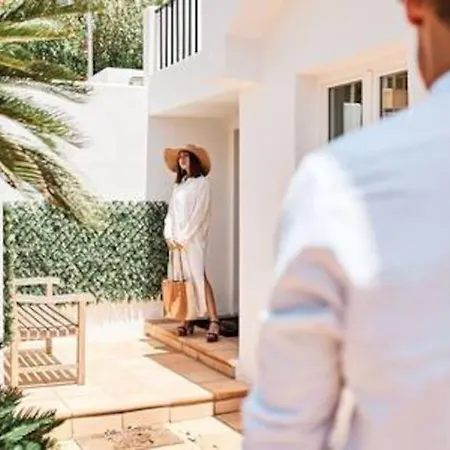 Walk To Ushuaia, Hi & The Beach! - 6Br Villa - Charming Patio & Private Pool איביזה העיר
