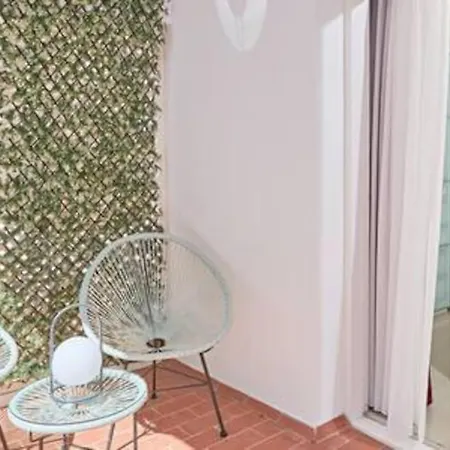 Walk To Ushuaia, Hi & The Beach! - 6Br Villa - Charming Patio & Private Pool וילה